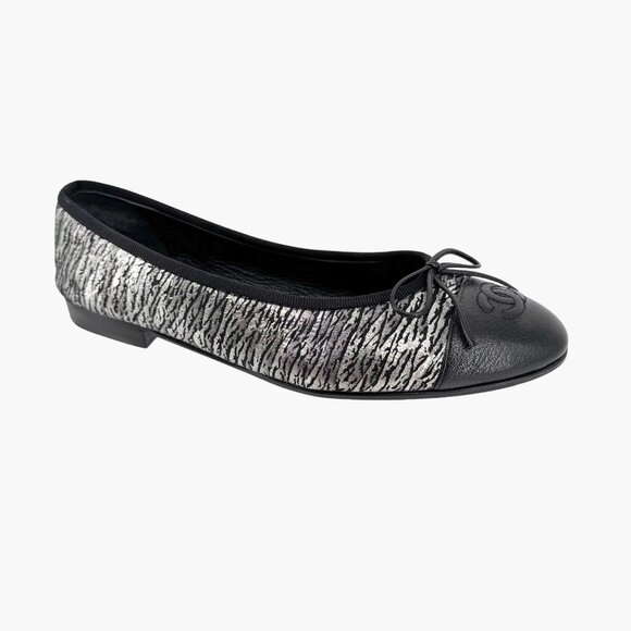 Chanel CC Cap Toe Ballet Flats Size 38 US 7-7.5 Black Silver Metallic Logo Bow - Picture 9 of 15